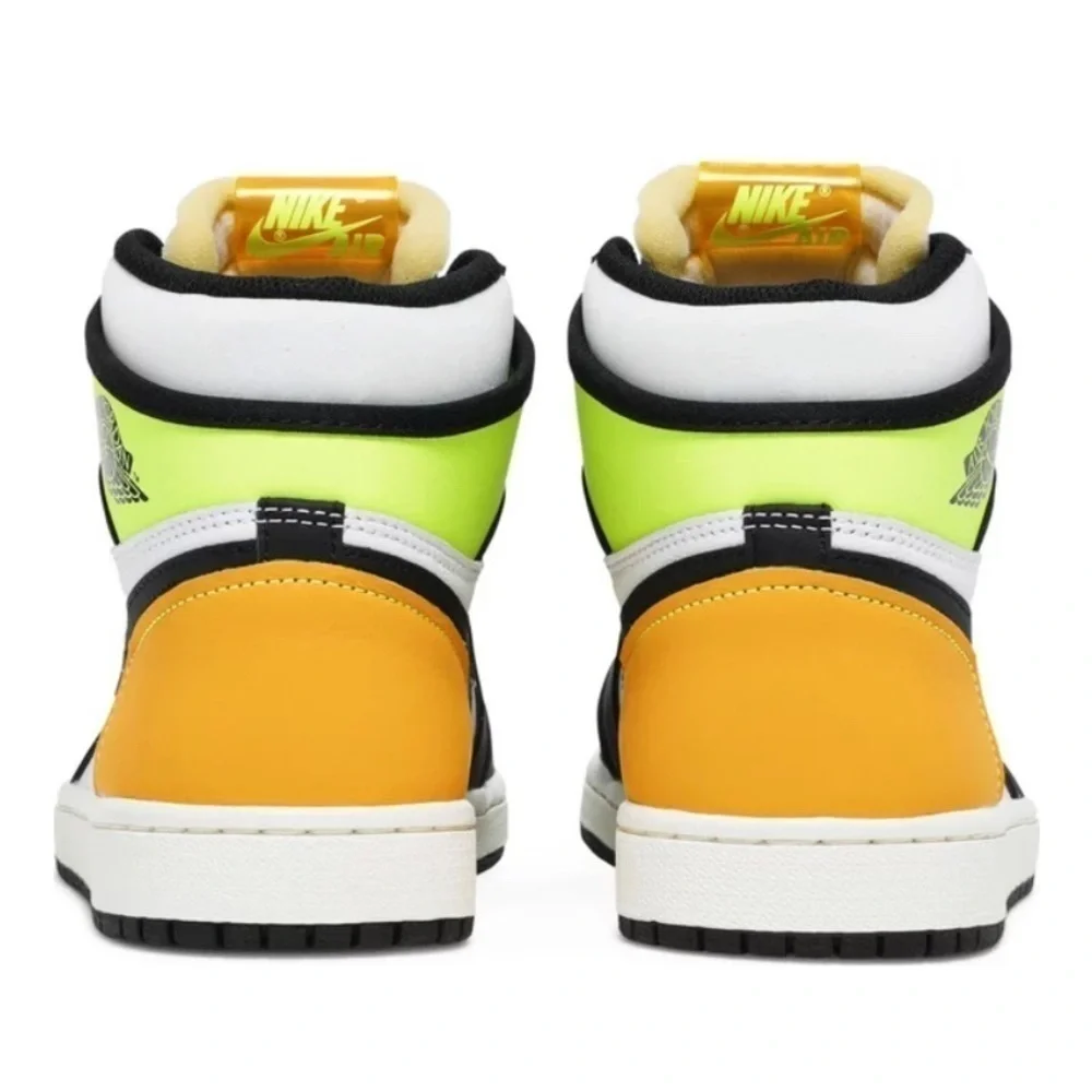 NEW Youth Nike Air Jordan 1 Retro High OG Volt Gold size 5 Youth